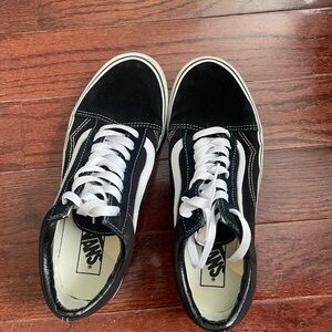 Vans Men's Classic Black and White Sneakers
